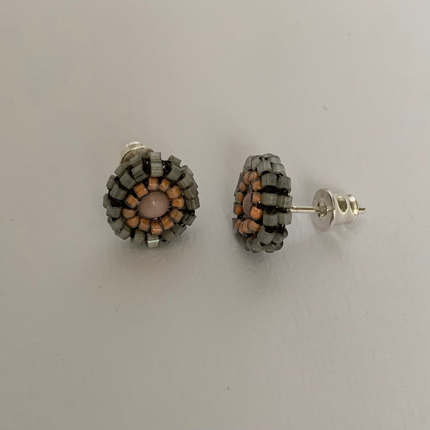 Studs SWIRLY - rosa/grå