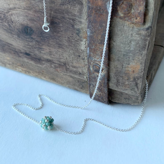 Halsband MINI CLOUD med liten pärlad pärla i silver och turkosgrön