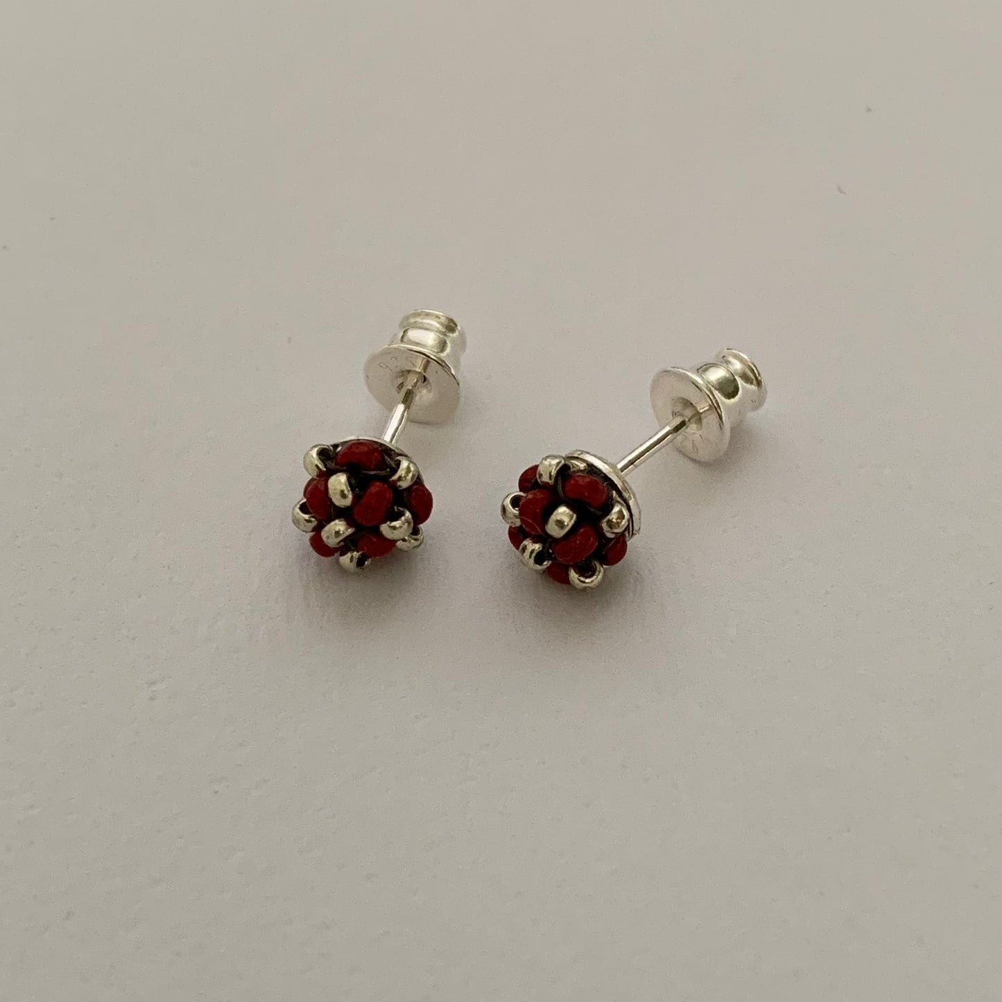 Studs MINI CLOUD  - mörk röd